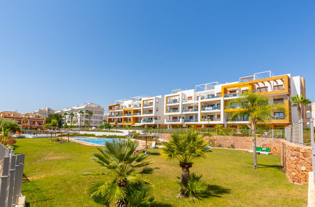 Resale - Apartment - Orihuela Costa - Villamartin