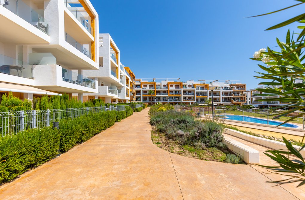 Resale - Apartment - Orihuela Costa - Villamartin