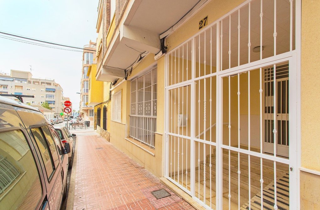 Resale - Apartment - Torrevieja - Playa del cura