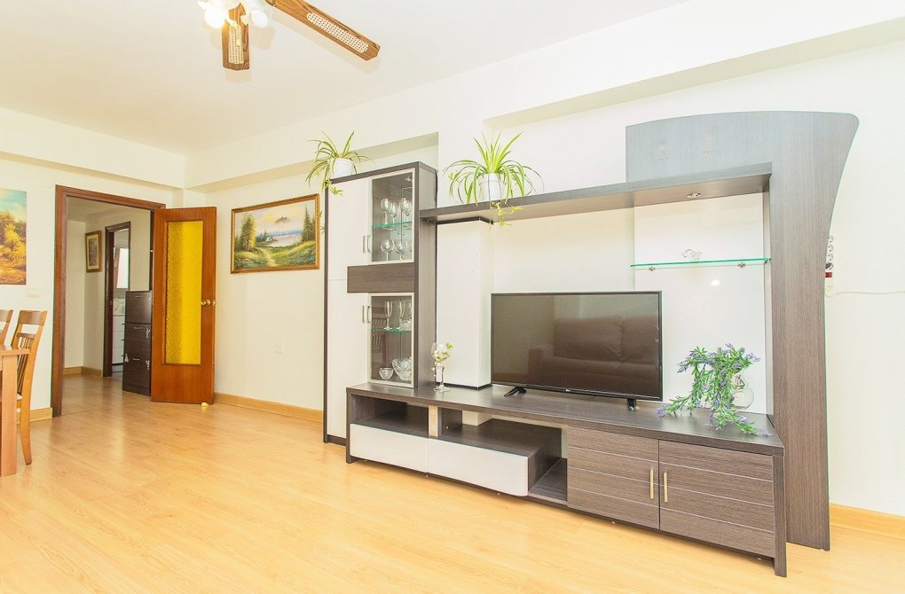 Resale - Apartment - Torrevieja - Playa del cura