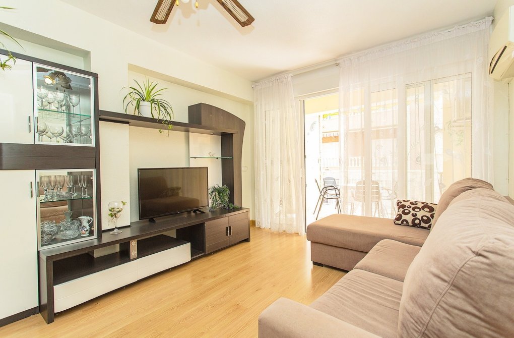 Resale - Apartment - Torrevieja - Playa del cura