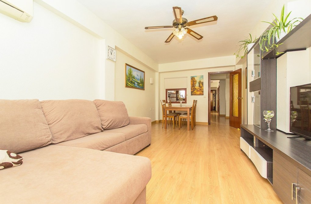 Resale - Apartment - Torrevieja - Playa del cura