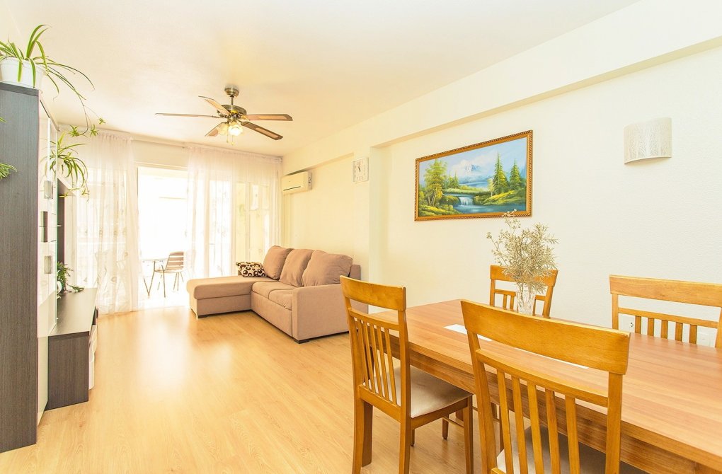 Resale - Apartment - Torrevieja - Playa del cura