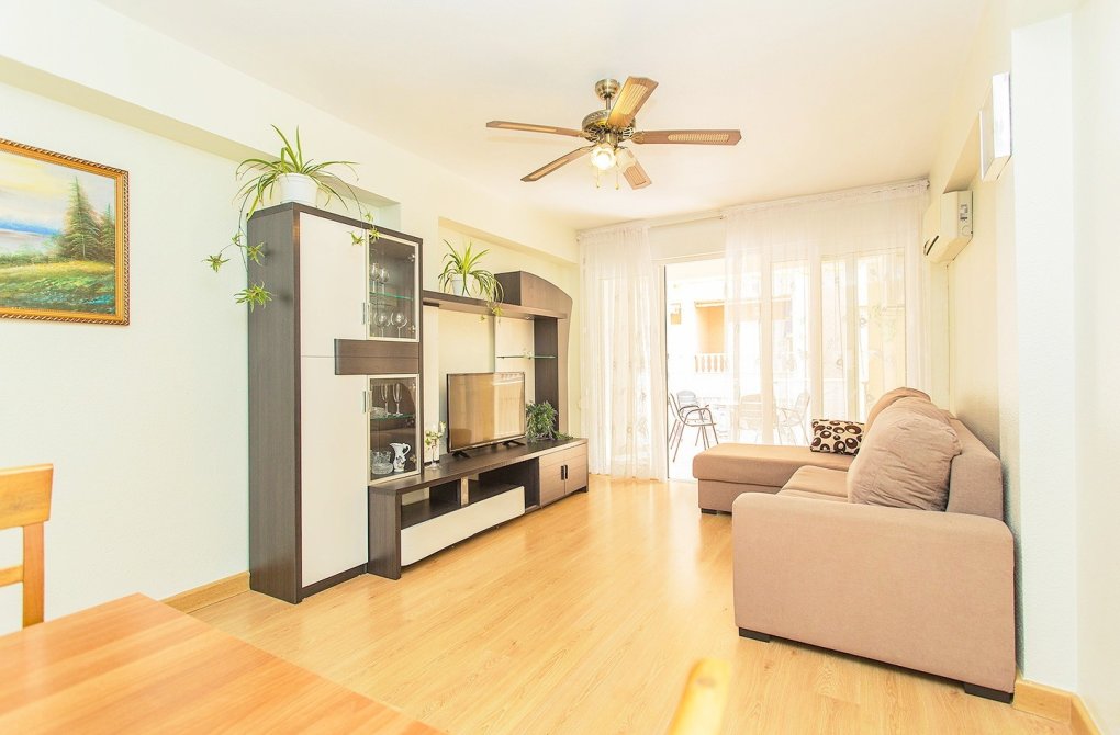 Resale - Apartment - Torrevieja - Playa del cura