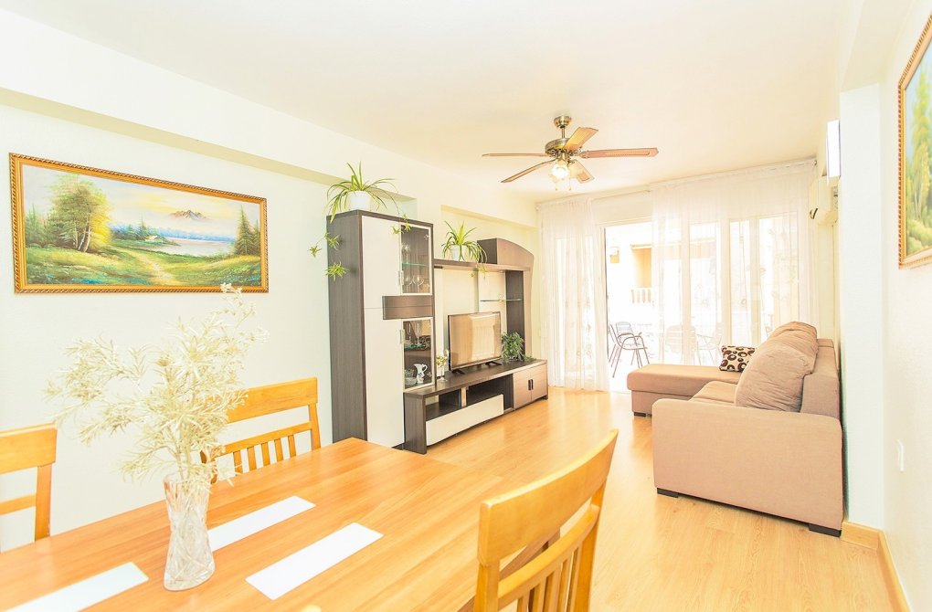 Resale - Apartment - Torrevieja - Playa del cura