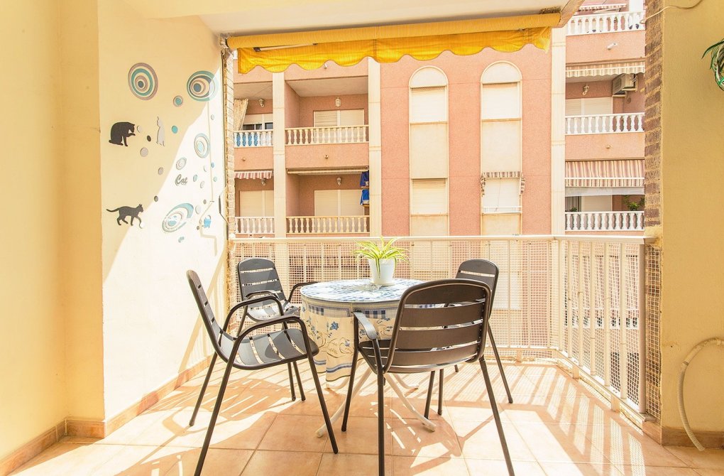 Resale - Apartment - Torrevieja - Playa del cura