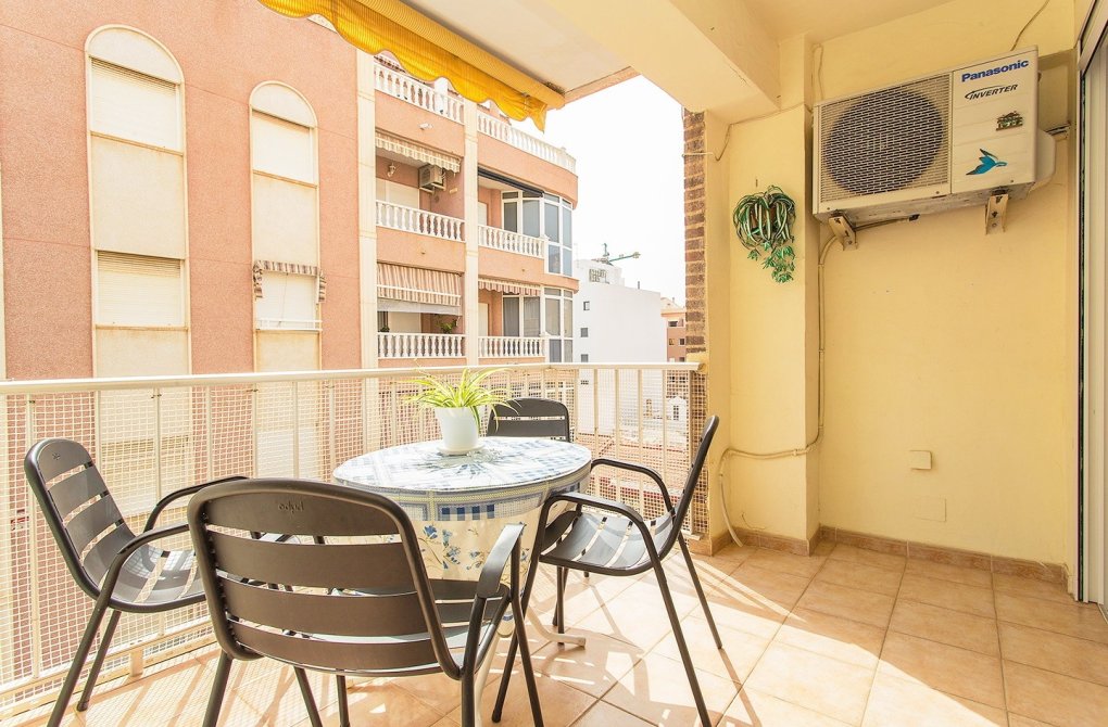 Resale - Apartment - Torrevieja - Playa del cura