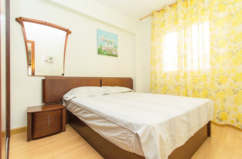 Resale - Apartment - Torrevieja - Playa del cura