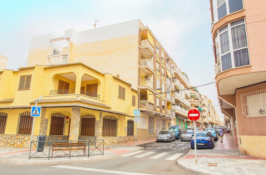 Resale - Apartment - Torrevieja - Playa del cura