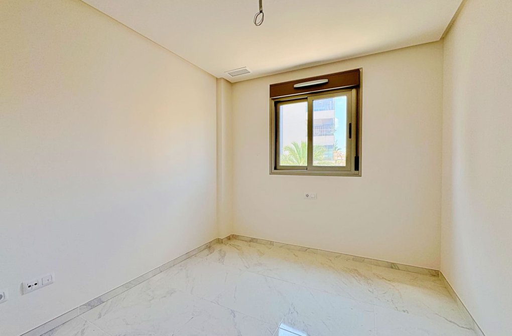 Resale - Apartment - Orihuela Costa - Villamartin