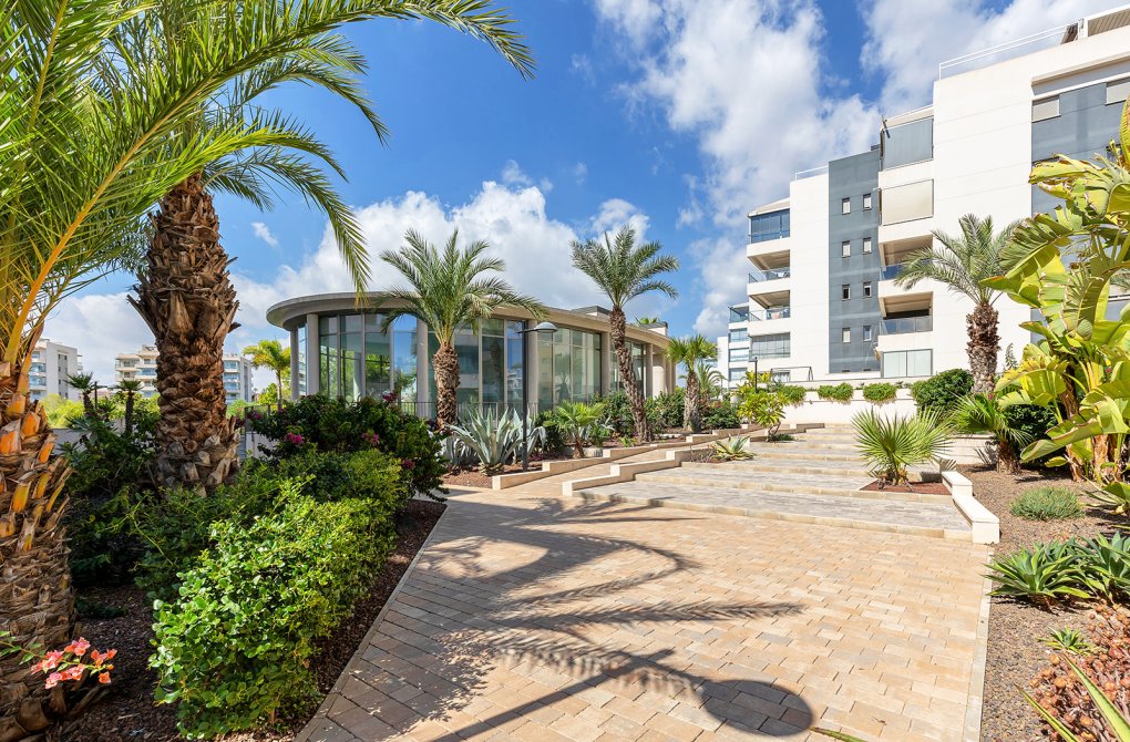 Resale - Apartment - Orihuela Costa - Villamartin