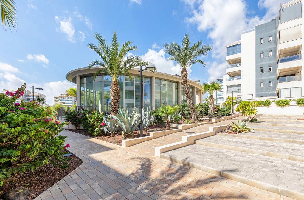 Resale - Apartment - Orihuela Costa - Villamartin