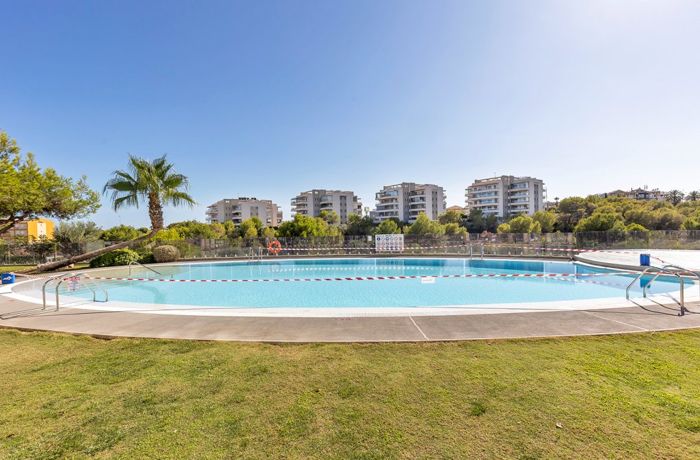 Resale - Apartment - Orihuela Costa - Villamartin