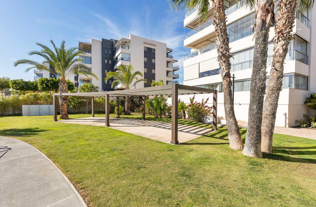 Resale - Apartment - Orihuela Costa - Villamartin