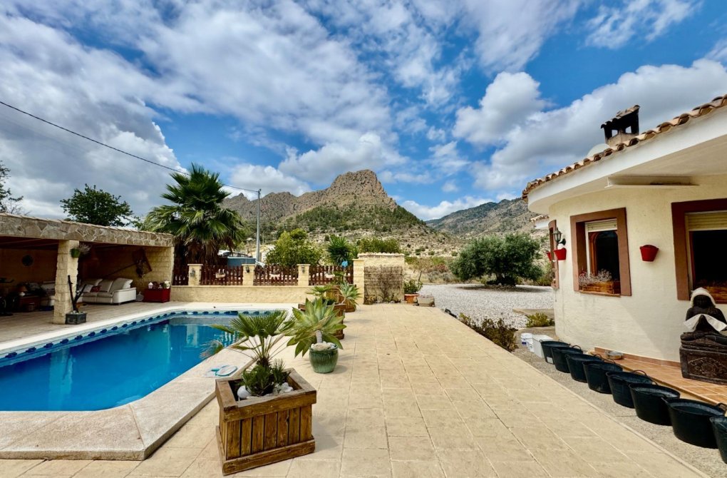 Resale - house - Relleu