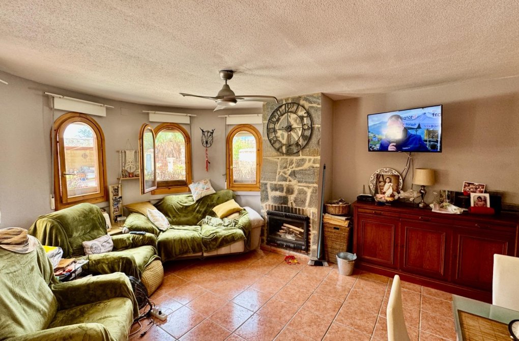 Resale - house - Relleu