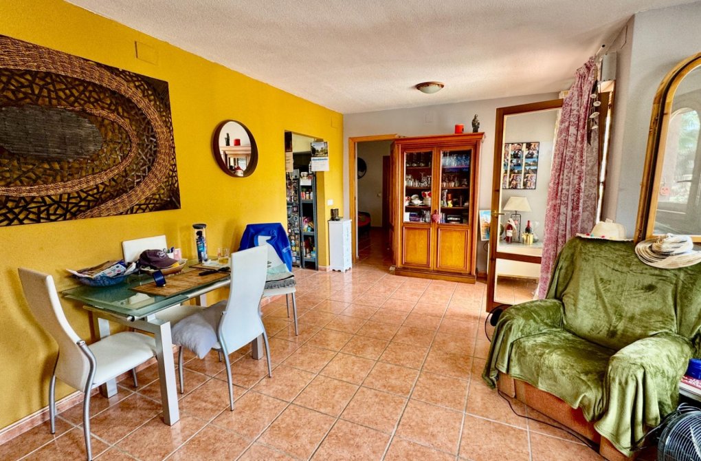 Resale - house - Relleu