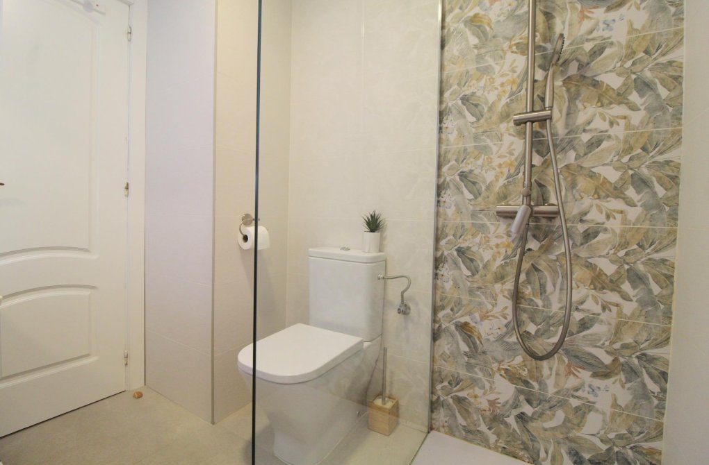 Resale - Apartment - Torrevieja - La veleta