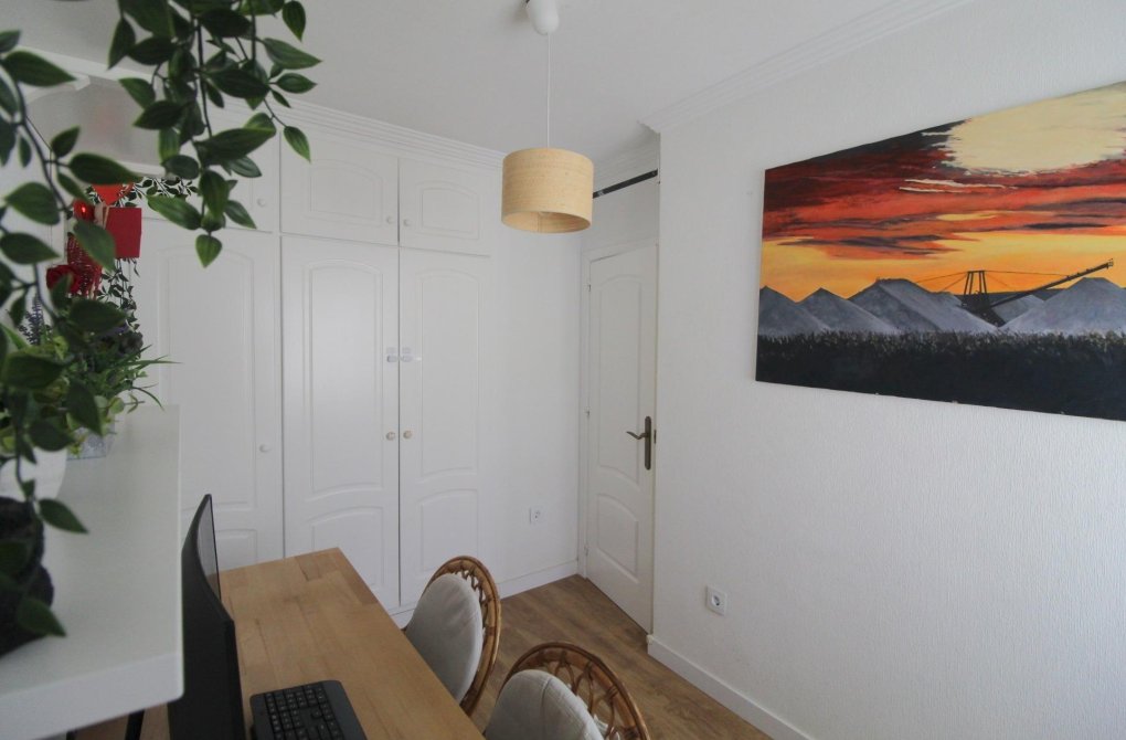 Resale - Apartment - Torrevieja - La veleta