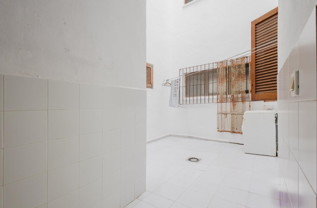 Resale - Apartment - Torrevieja - Acequion