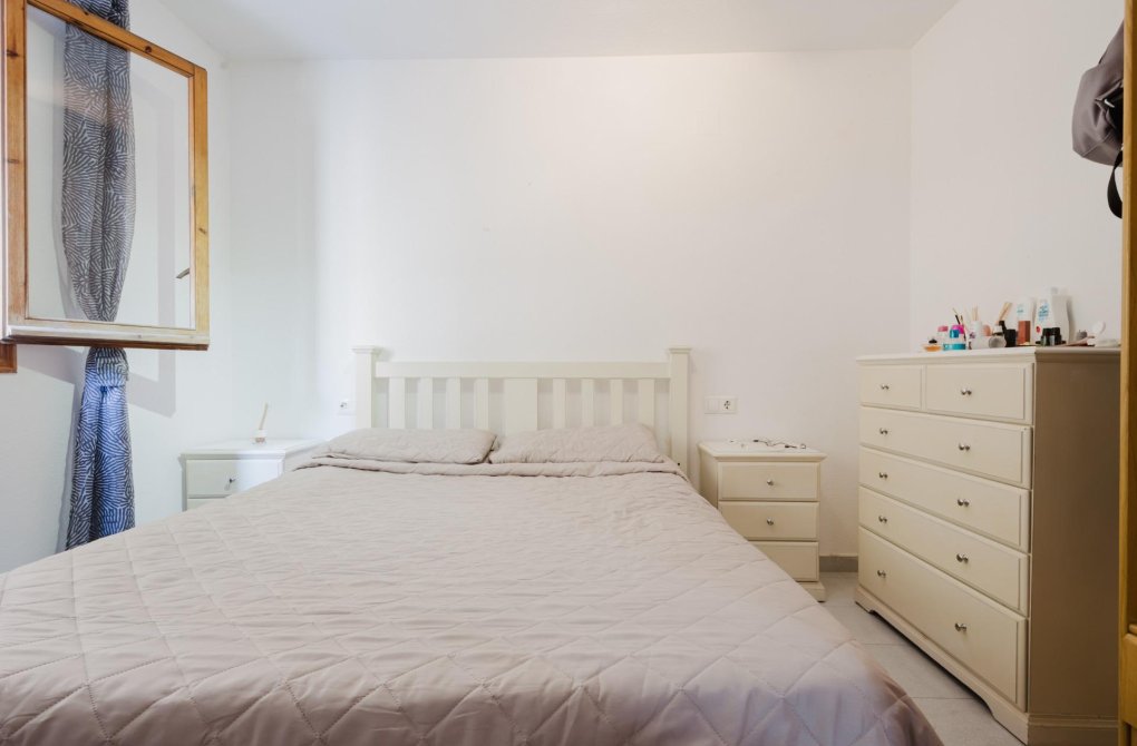 Resale - Apartment - Torrevieja - Acequion