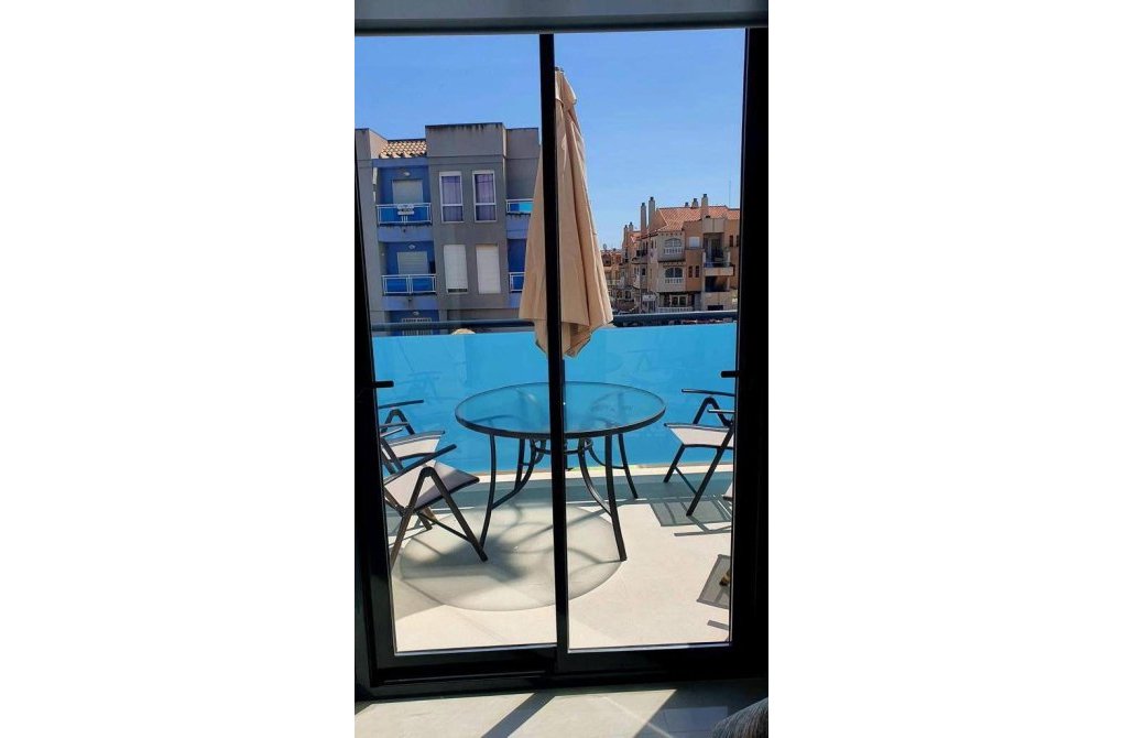 Resale - Apartment - Torrevieja - Estacion de autobuses