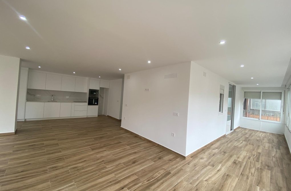 Resale - Apartment - Torrevieja - Acequion