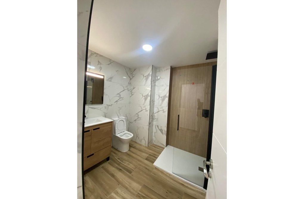 Resale - Apartment - Torrevieja - Acequion