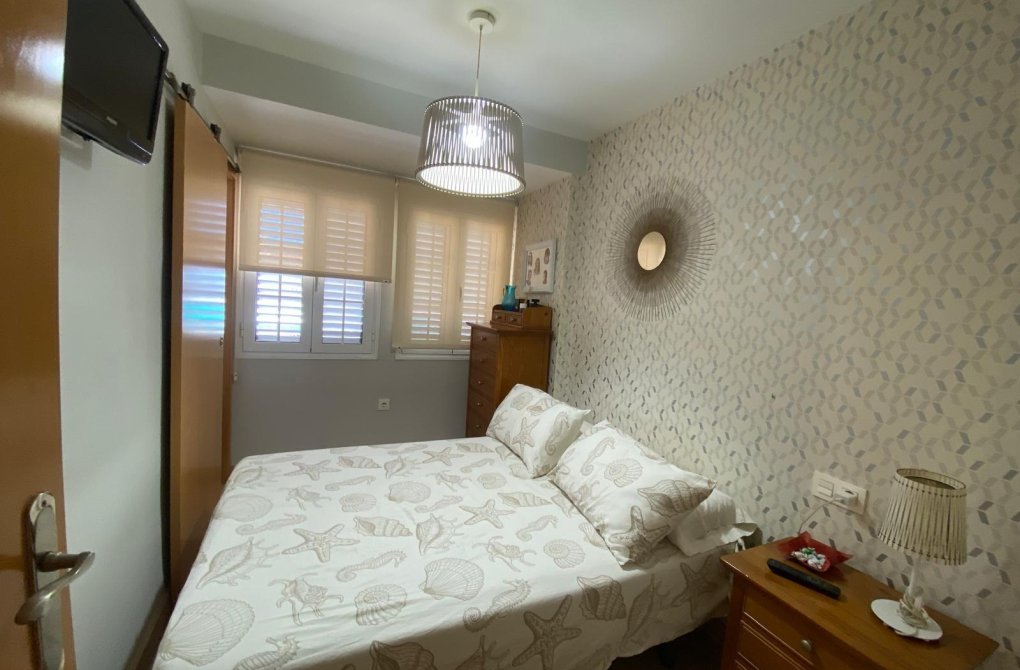 Resale - Terraced house - Torrevieja - Playa de los Naufragos