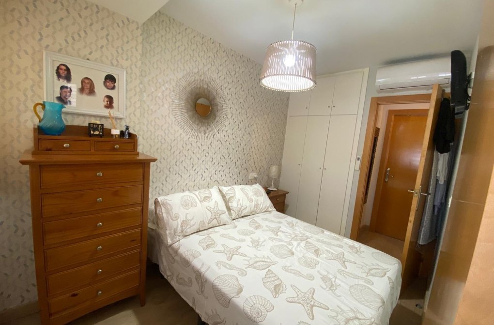 Resale - Terraced house - Torrevieja - Playa de los Naufragos