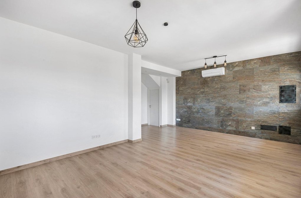 Resale - Villa - Torrevieja - Aguas Nuevas