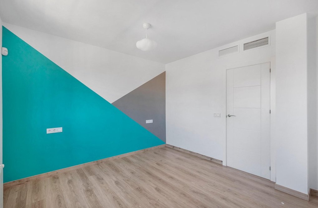 Resale - Villa - Torrevieja - Aguas Nuevas