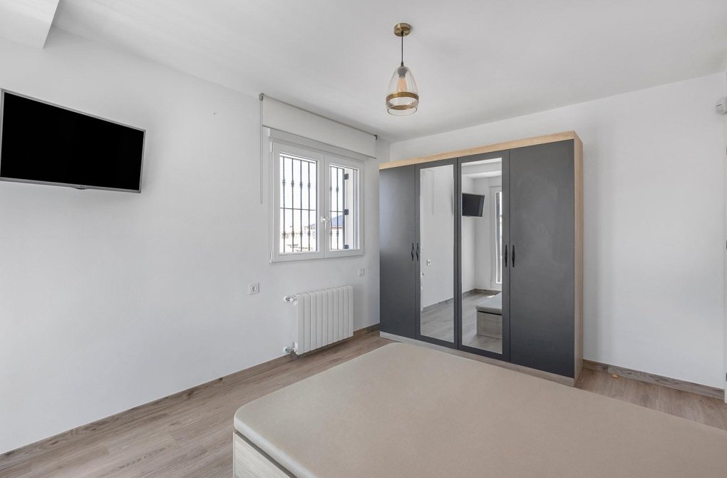 Resale - Villa - Torrevieja - Aguas Nuevas