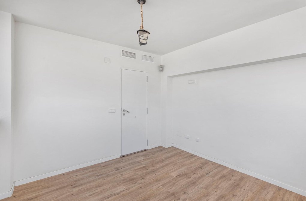 Resale - Villa - Torrevieja - Aguas Nuevas