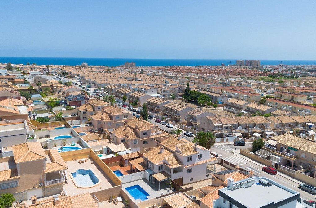 Resale - Villa - Torrevieja - Aguas Nuevas