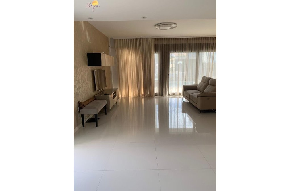 Resale - Villa - Orihuela Costa - Campoamor