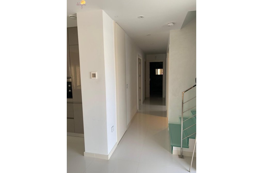 Resale - Villa - Orihuela Costa - Campoamor