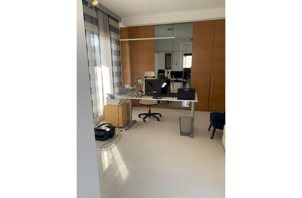 Resale - Villa - Orihuela Costa - Campoamor