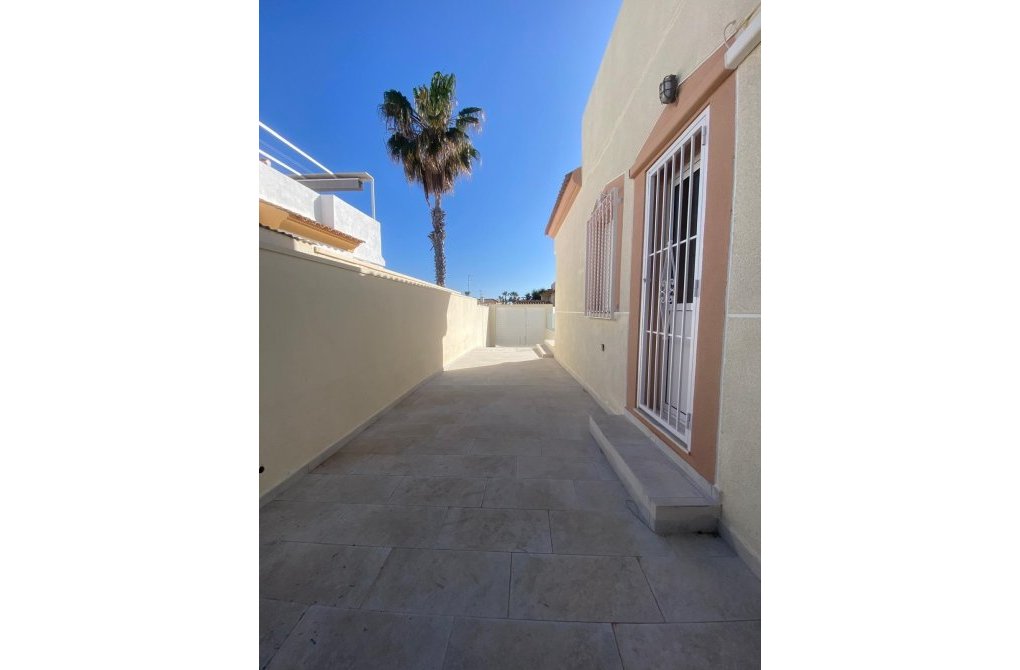 Resale - Villa - Torrevieja - Torreblanca