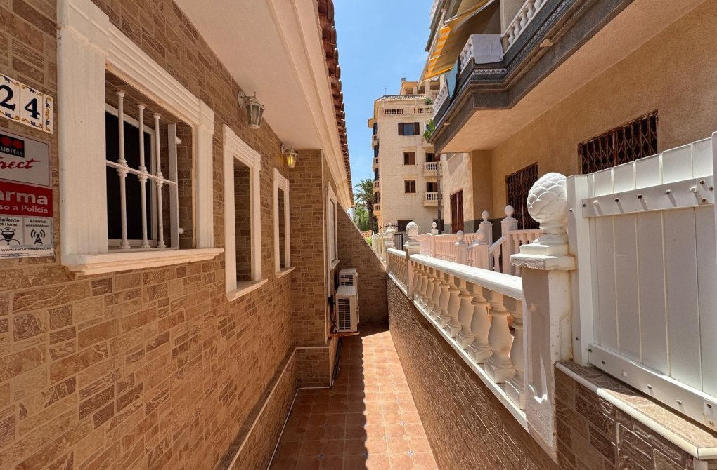 Resale - Terraced house - Guardamar del Segura - Urbanizaciones