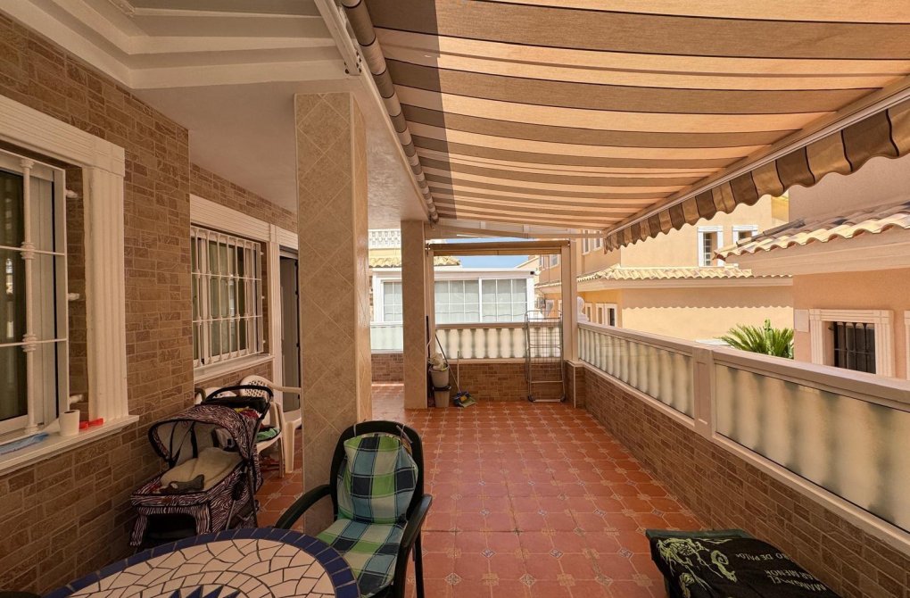 Resale - Terraced house - Guardamar del Segura - Urbanizaciones