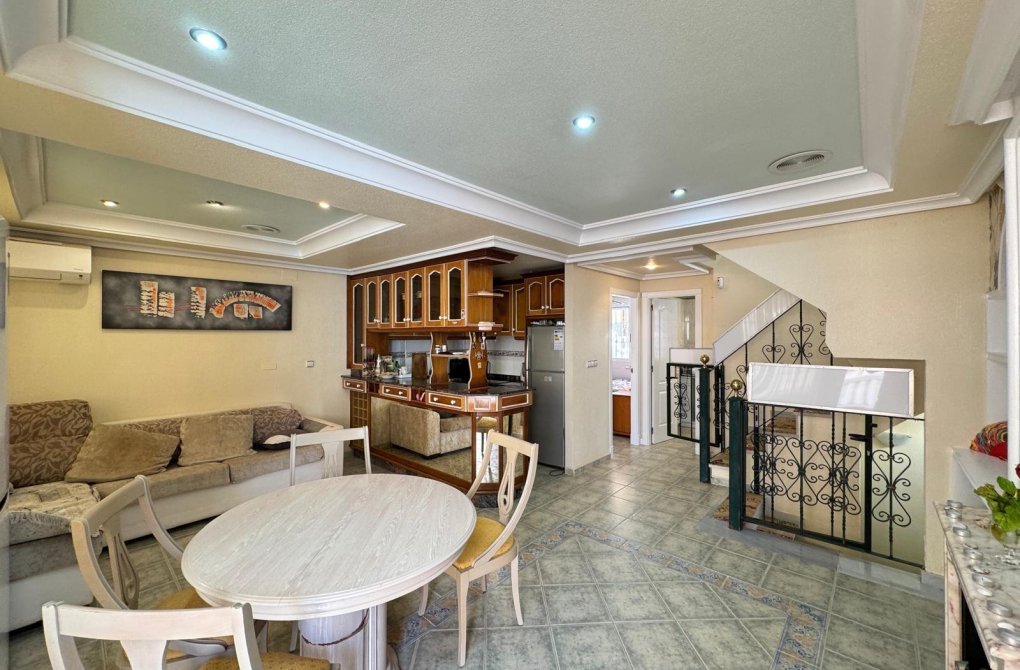 Resale - Terraced house - Guardamar del Segura - Urbanizaciones