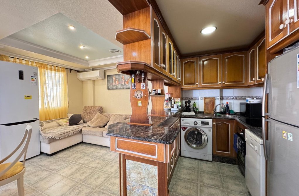 Resale - Terraced house - Guardamar del Segura - Urbanizaciones