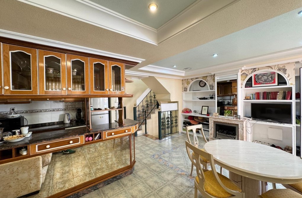 Resale - Terraced house - Guardamar del Segura - Urbanizaciones