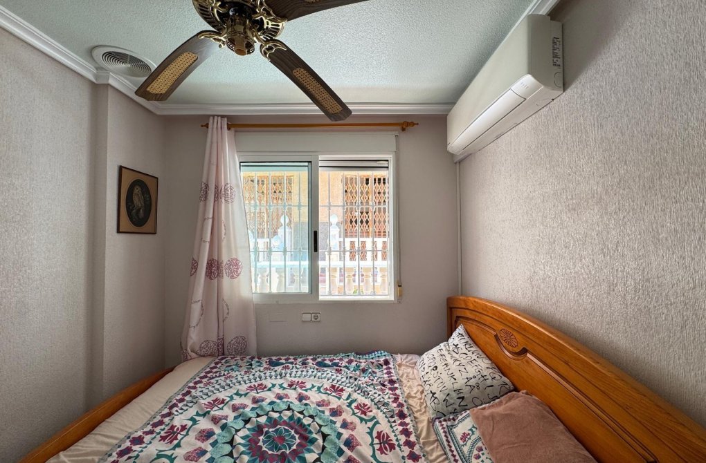 Resale - Terraced house - Guardamar del Segura - Urbanizaciones