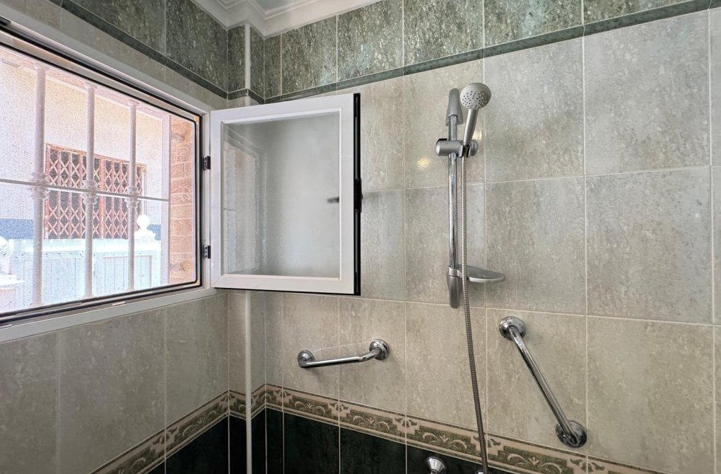 Resale - Terraced house - Guardamar del Segura - Urbanizaciones