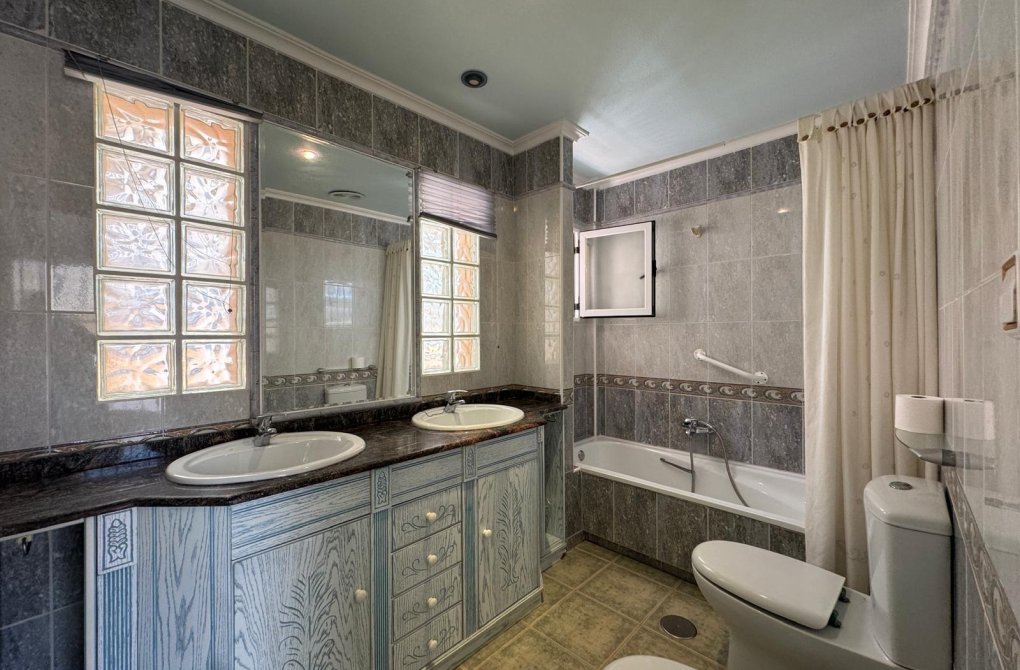 Resale - Terraced house - Guardamar del Segura - Urbanizaciones