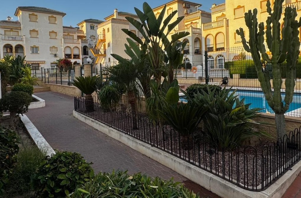 Resale - Apartment - Torrevieja - Torre la mata