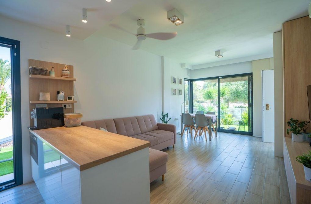 Resale - Villa - Orihuela Costa - La Zenia