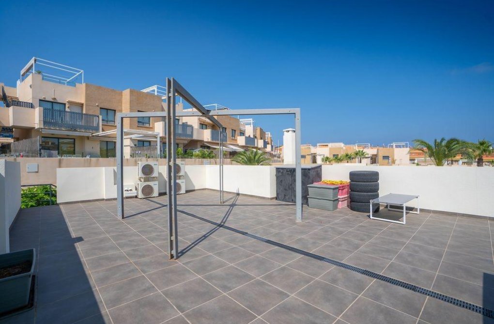 Resale - Villa - Orihuela Costa - La Zenia
